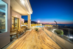 Villa Kedria with a panoramic ocean view